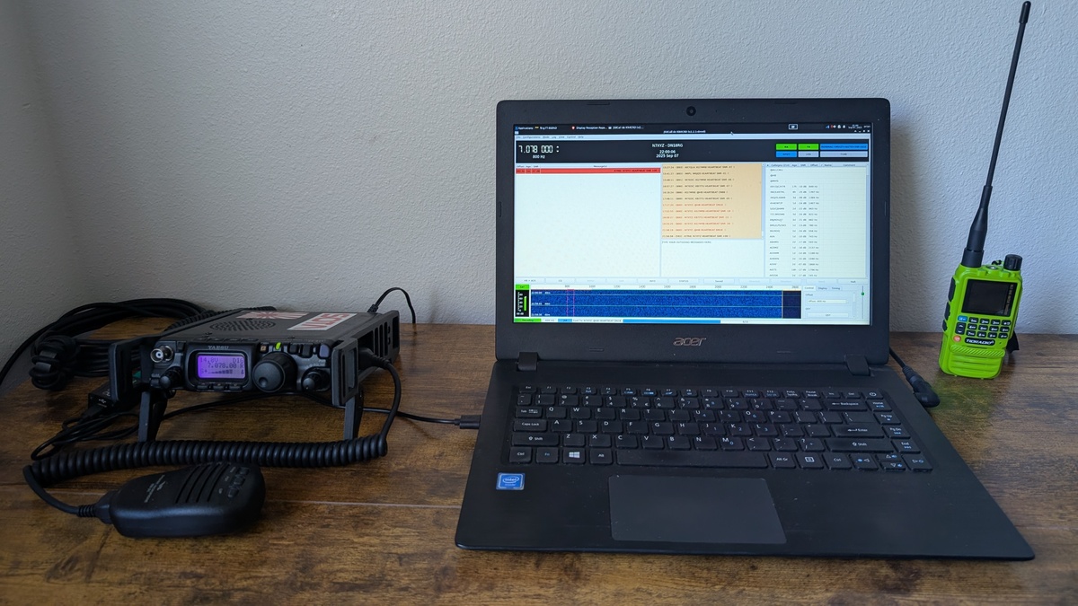 Comfy permanent 40M JS8 station